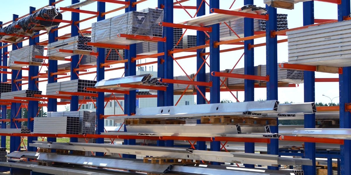 Sistema dinâmico de armazenagem facilitado pelo cantilever