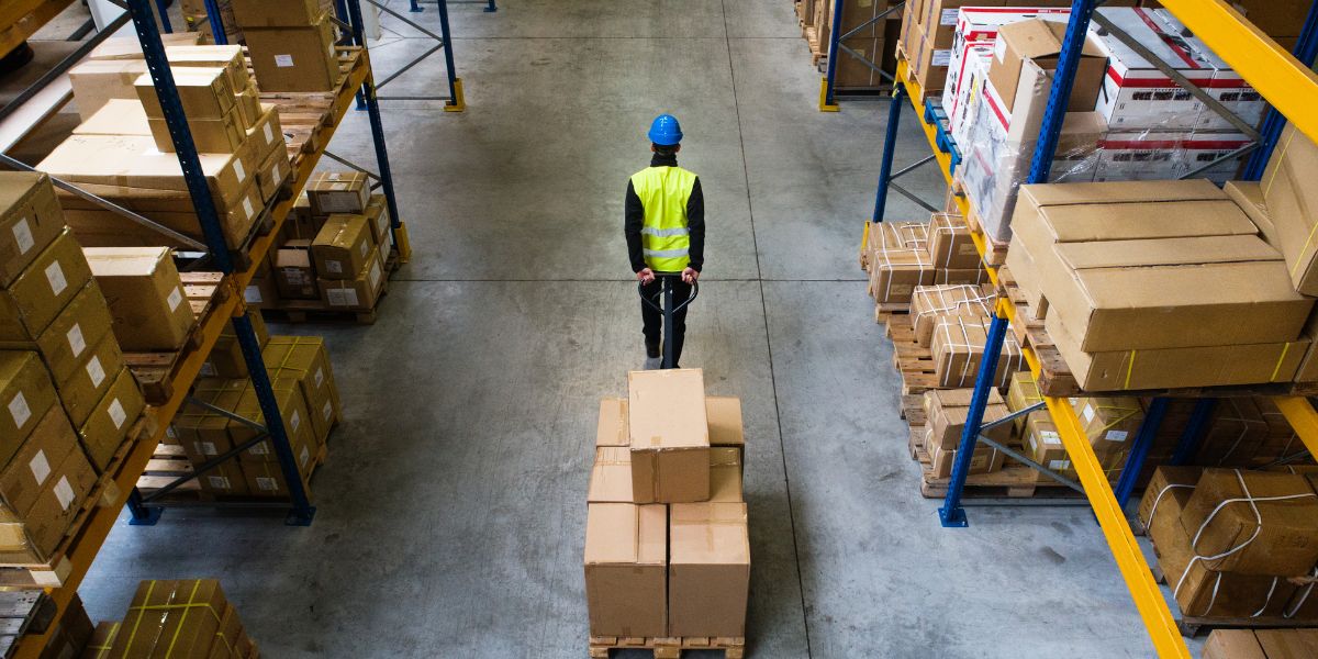 Como ganhar velocidade na reposição e movimentação de cargas?